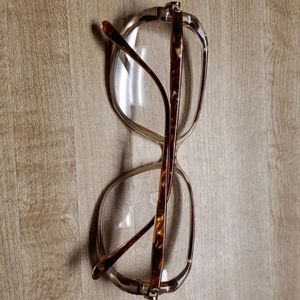 Tortoise shell prescription eyeglasses